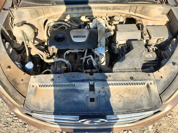 2016 HYUNDAI TUCSON — Engine bay