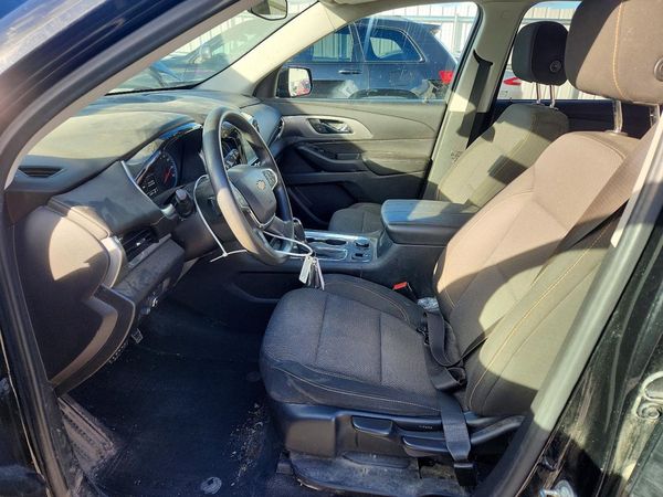 2018 CHEVROLET TRAVERSE LS — DENT