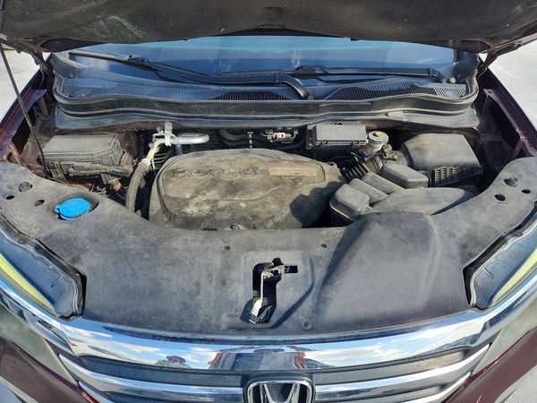 2016 HONDA PILOT EXL-R — Engine bay