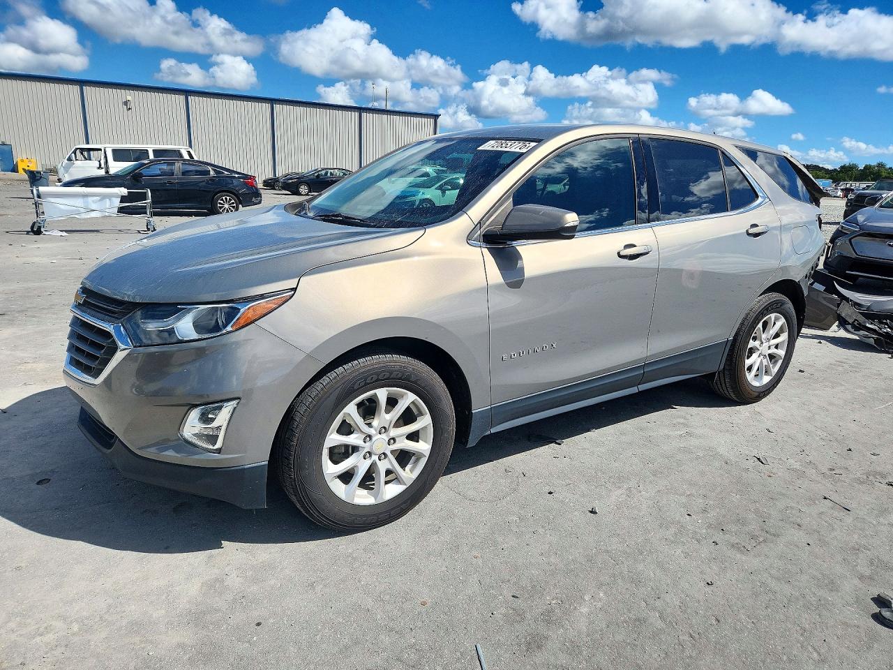 2018 CHEVROLET EQUINOX LT (1LT) — Front 3/4