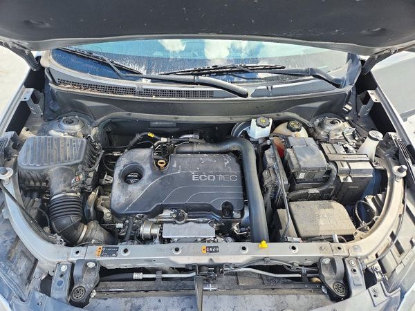 2018 CHEVROLET EQUINOX LT (1LT) — Engine bay