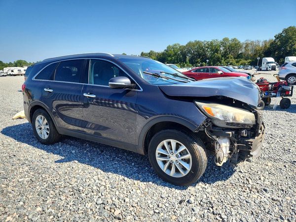 2016 KIA SORENTO L / LX — Passenger 3/4