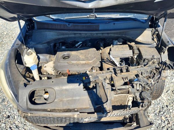 2016 KIA SORENTO L / LX — Engine bay