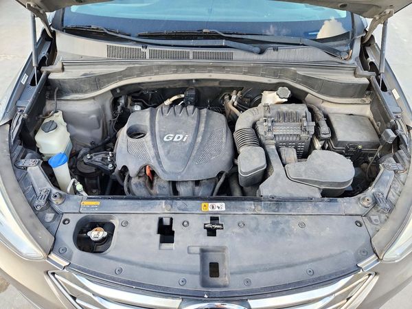 2015 HYUNDAI SANTA FE GL — Engine bay