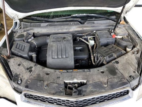 2013 CHEVROLET EQUINOX 2LT — Engine bay