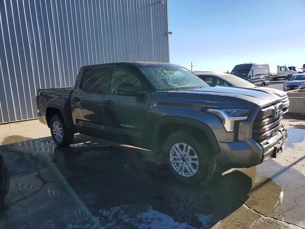 2023 TOYOTA TUNDRA SR5 — Passenger 3/4