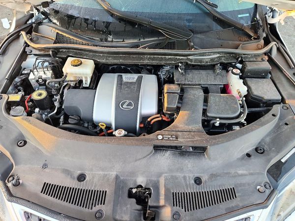 2021 LEXUS RX 450hL Premium — Engine bay