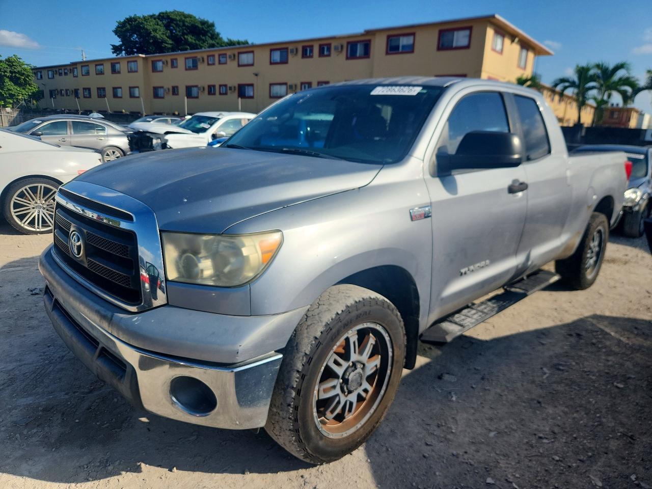 2012 TOYOTA TUNDRA SR5 — Front 3/4