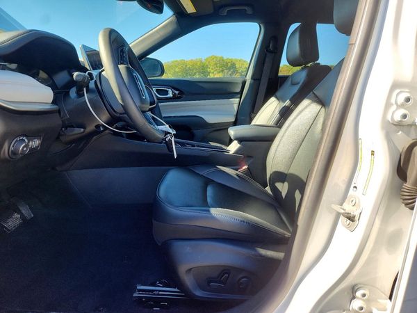 2025 JEEP COMPASS Limited — DENT