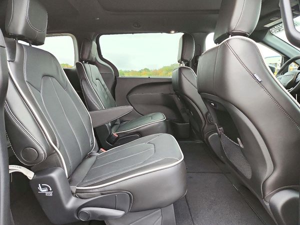 2027 CHRYSLER PACIFICA Limited — PSRS