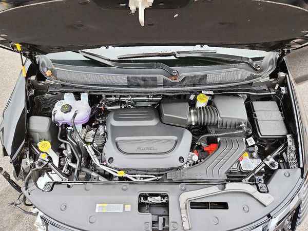 2027 CHRYSLER PACIFICA Limited — Engine bay