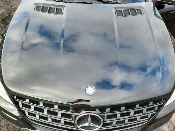2013 MERCEDES-BENZ ML ML350 4-MATIC — Engine bay