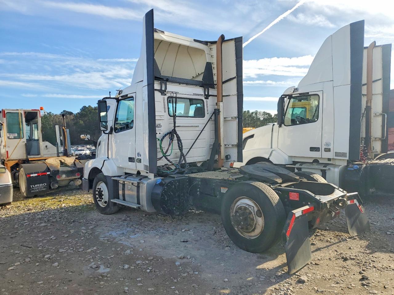 2017 VOLVO VN
