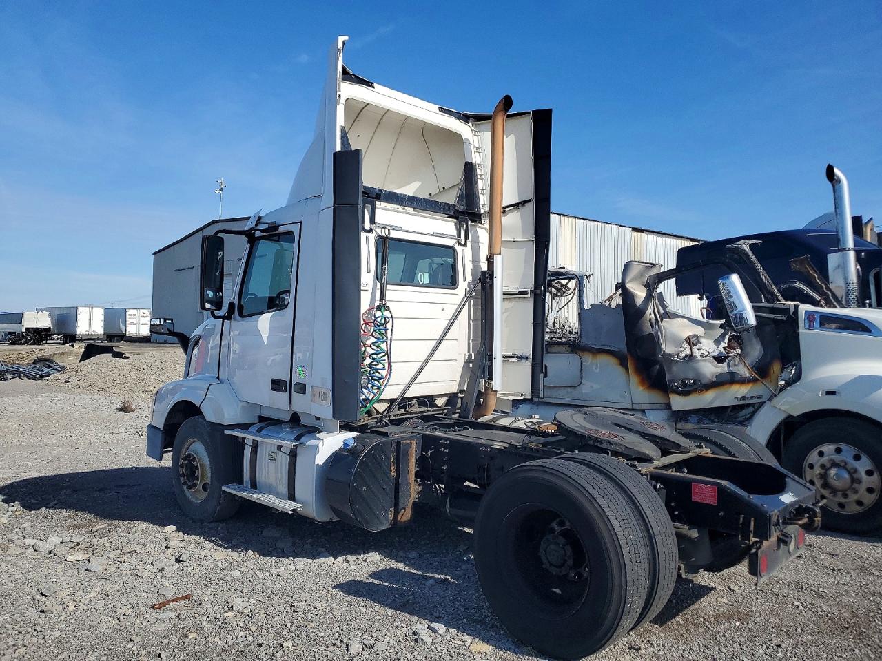 2016 VOLVO VN VNL