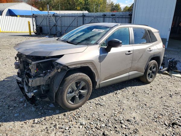 2026 TOYOTA RAV4 — Front 3/4