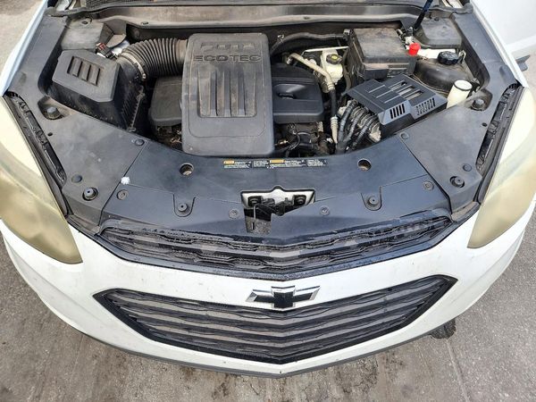 2017 CHEVROLET EQUINOX LT / FL — Engine bay