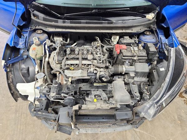 2021 NISSAN KICKS SR — Engine bay