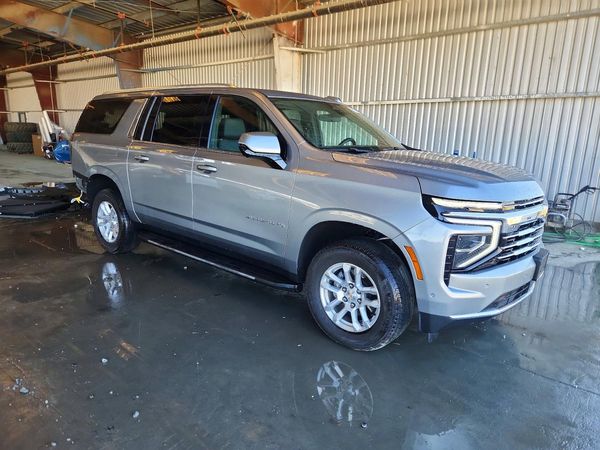 2026 CHEVROLET SUBURBAN LT — Passenger 3/4