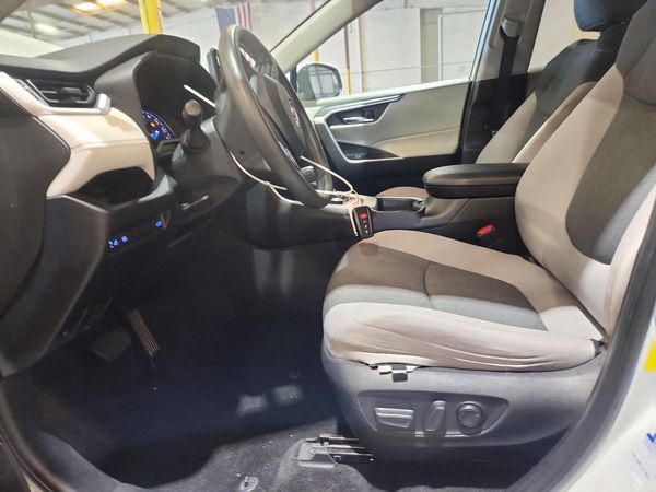2020 TOYOTA RAV4 XLE HV — DENT