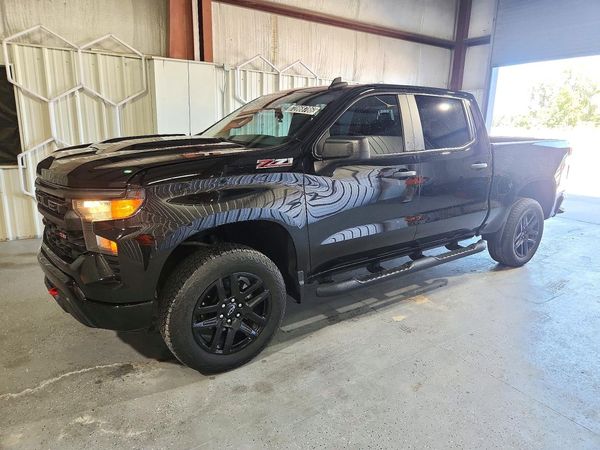 2024 CHEVROLET SILVERADO Trail Boss Custom — Front 3/4