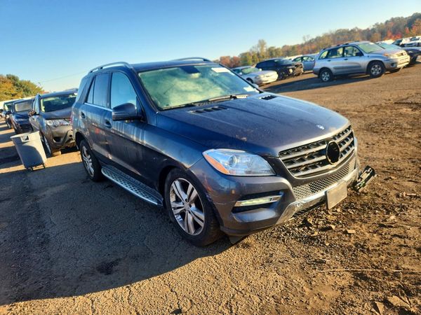 2014 MERCEDES-BENZ ML ML350 4-MATIC — Passenger 3/4