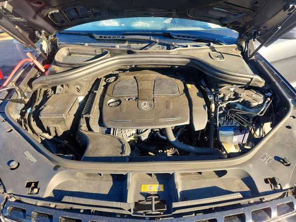 2014 MERCEDES-BENZ ML ML350 4-MATIC — Engine bay