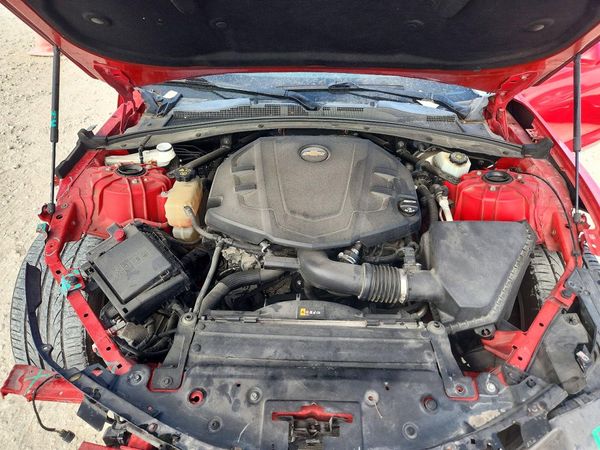 2016 CHEVROLET CAMARO 1LT — Engine bay