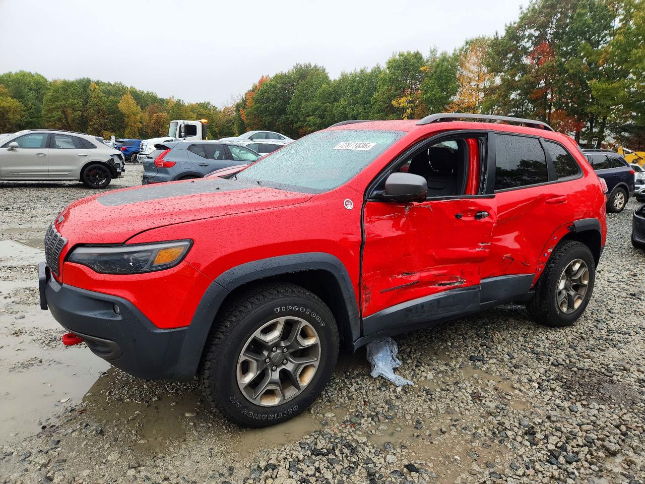 2019 JEEP CHEROKEE Trailhawk — Front 3/4