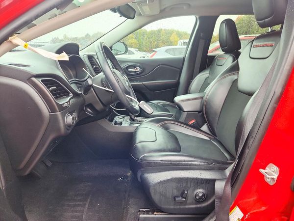 2019 JEEP CHEROKEE Trailhawk — DENT