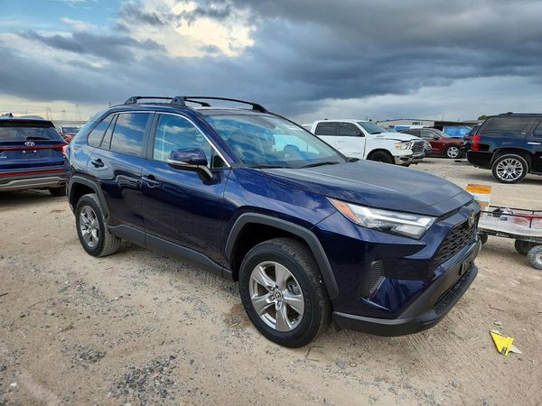 2025 TOYOTA RAV4 — Passenger 3/4
