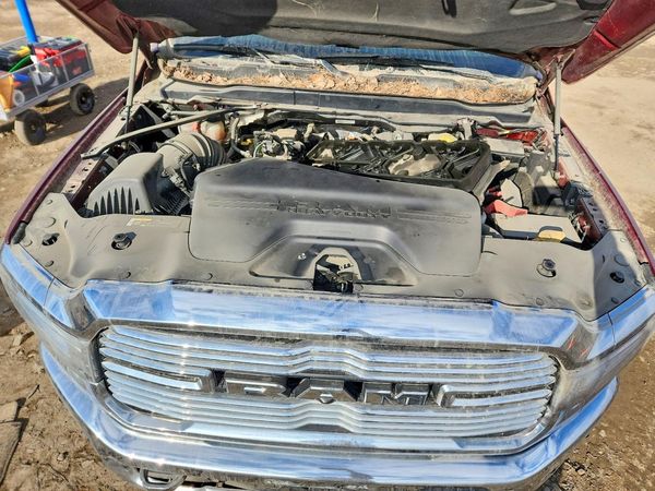 2021 RAM 2500 Laramie — Engine bay