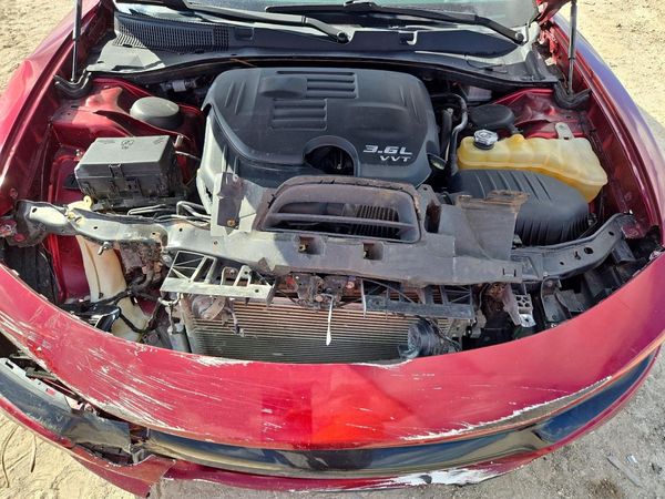 2018 DODGE CHARGER — Engine bay