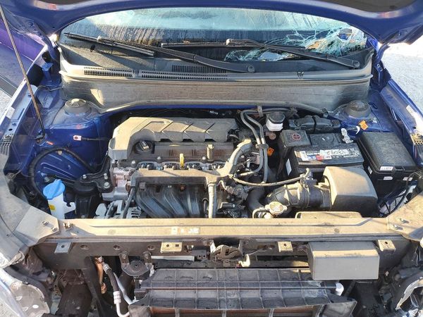 2022 HYUNDAI VENUE SE — Engine bay