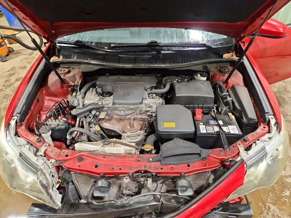 2012 TOYOTA CAMRY — Engine bay