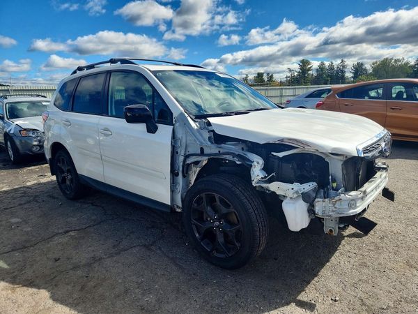 2018 SUBARU FORESTER — Passenger 3/4
