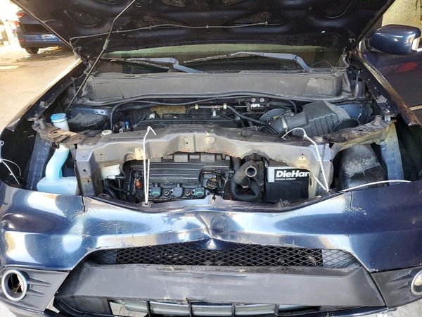 2012 HONDA PILOT TOURING — Engine bay
