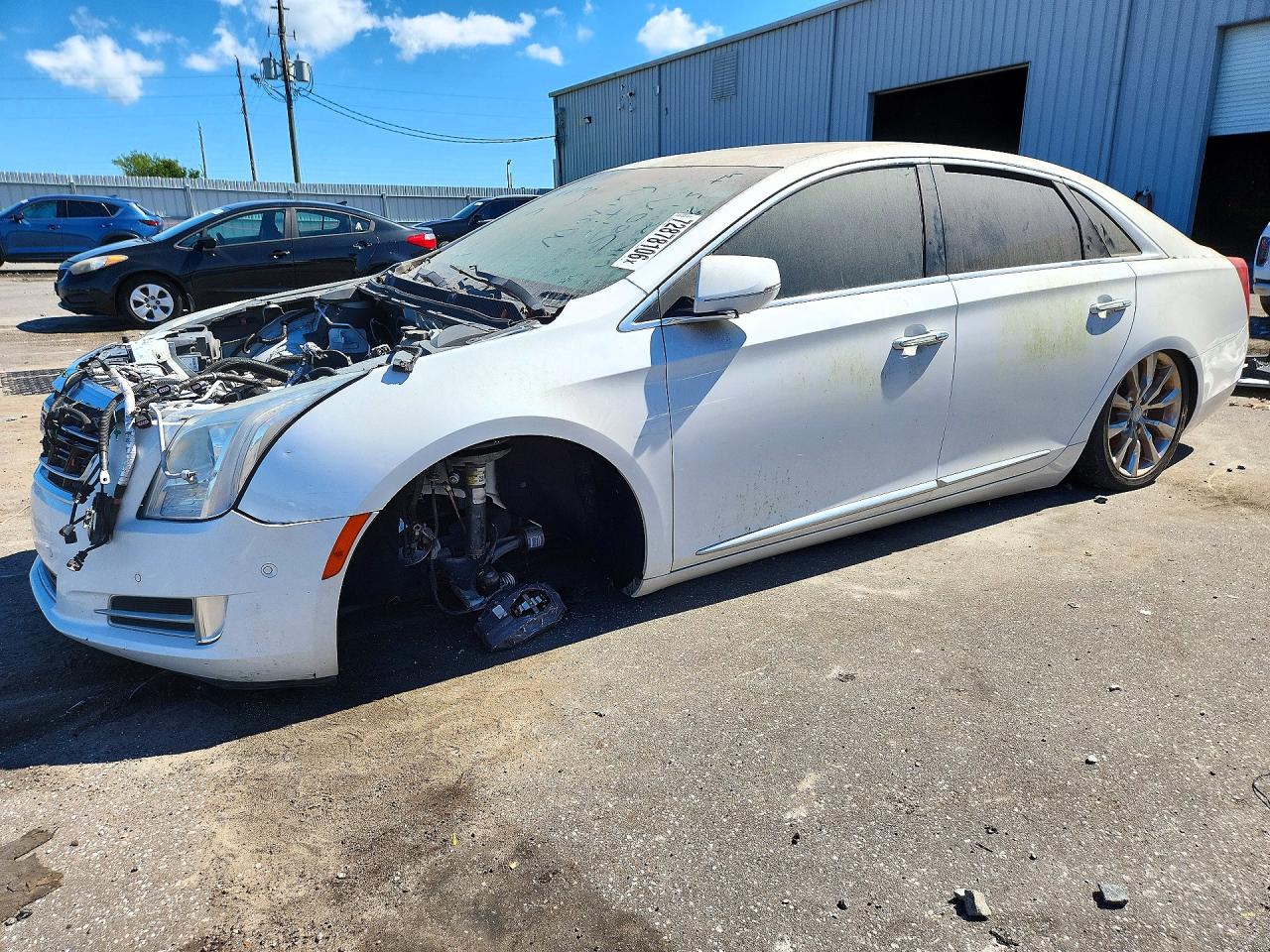 2016 CADILLAC XTS Premium — Front 3/4