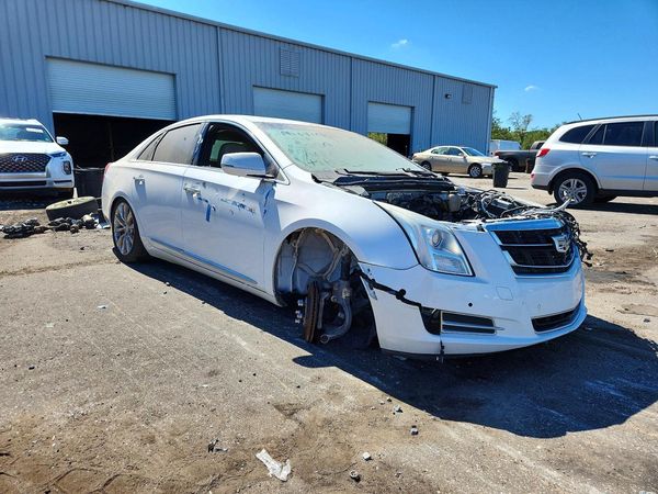 2016 CADILLAC XTS Premium — Passenger 3/4