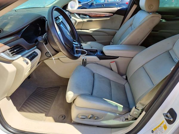 2016 CADILLAC XTS Premium — DENT