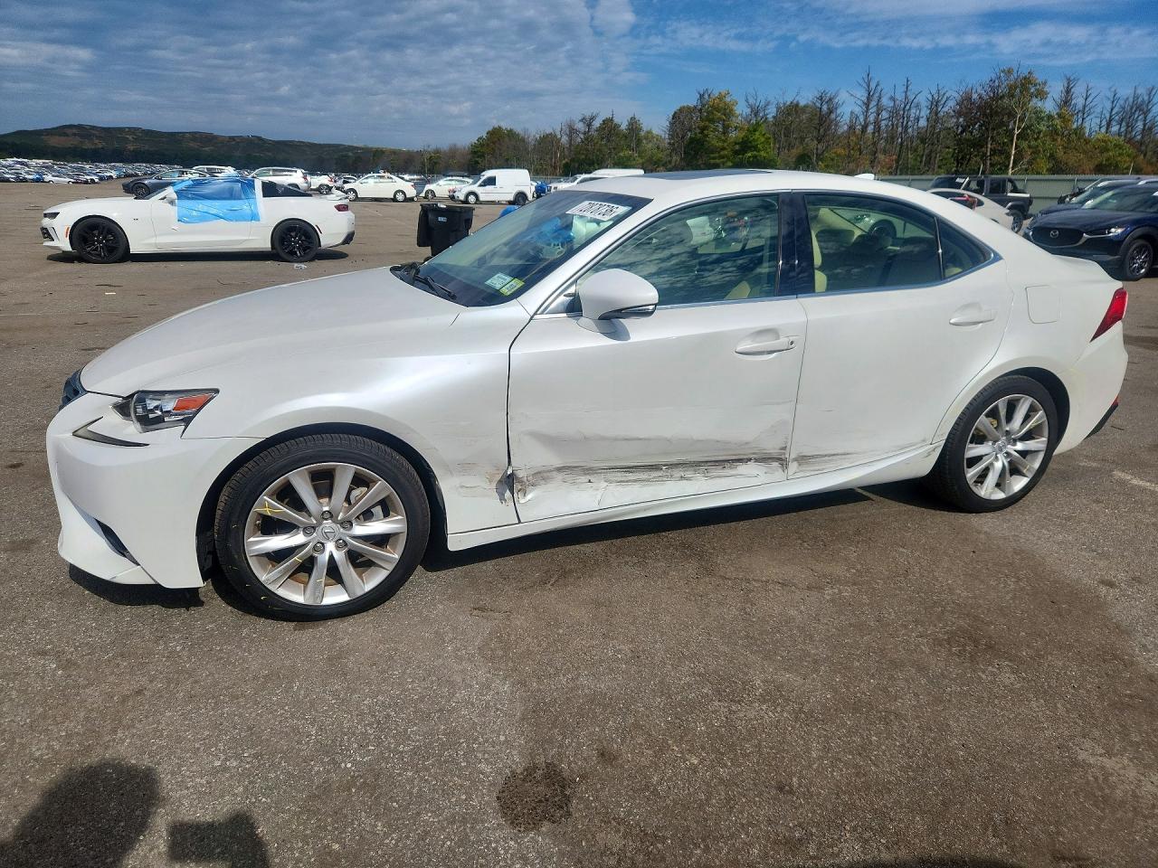 2014 LEXUS IS 250 — Front 3/4