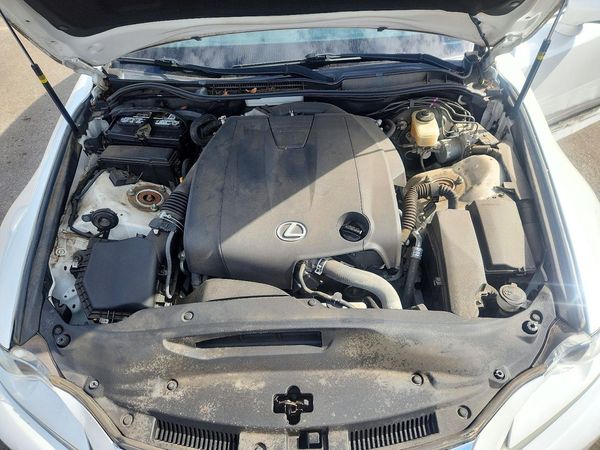 2014 LEXUS IS 250 — Engine bay