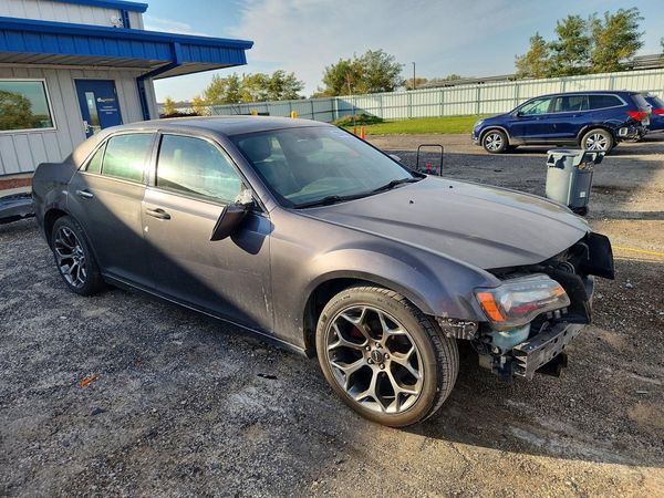 2014 CHRYSLER 300 300S — Passenger 3/4