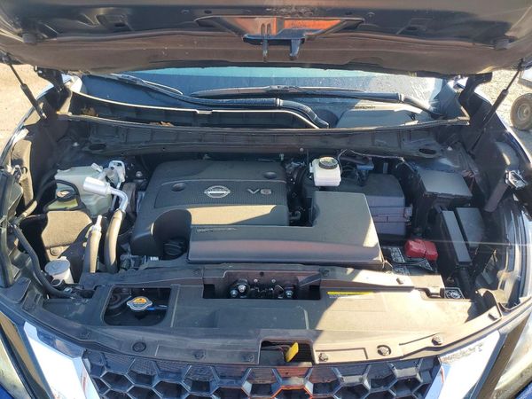 2022 NISSAN MURANO SL — Engine bay