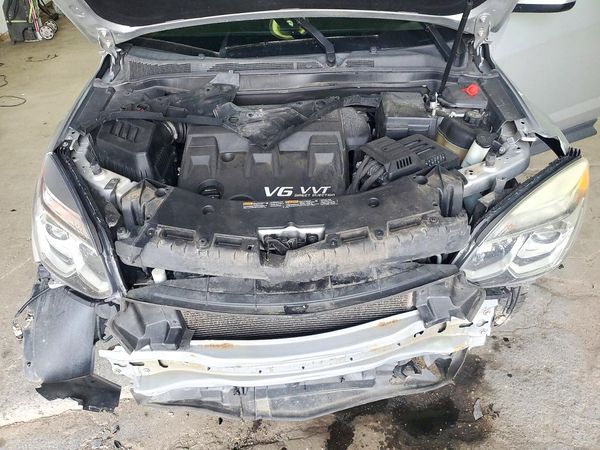 2016 CHEVROLET EQUINOX LT — Engine bay