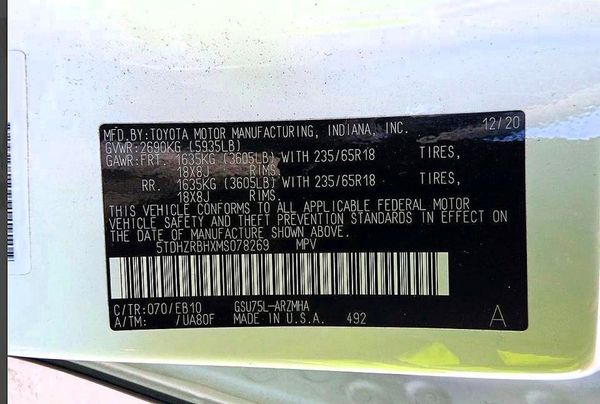 2021 TOYOTA HIGHLANDER XLE Nav