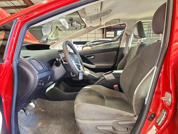 2012 TOYOTA PRIUS — DENT