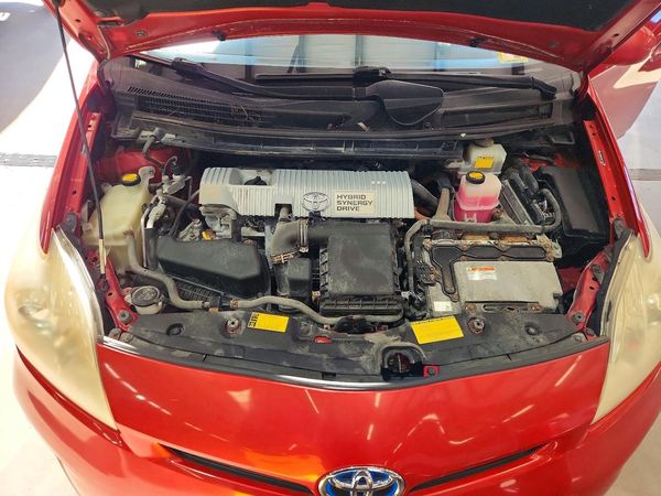 2012 TOYOTA PRIUS — Engine bay