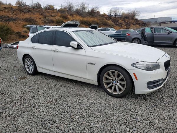 2014 BMW 5 SERIES xDrive — Passenger 3/4