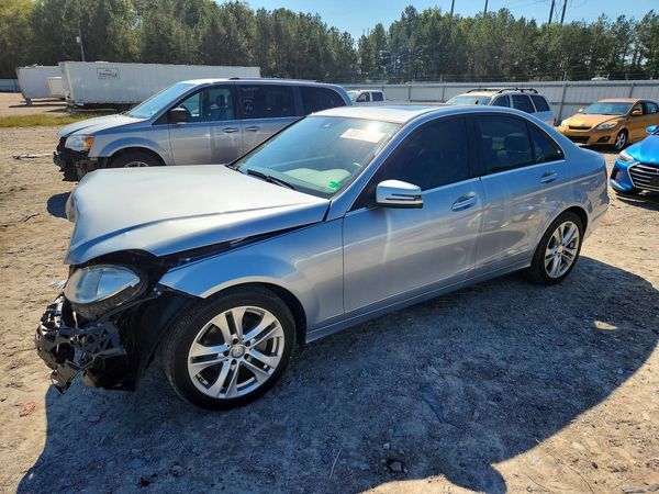 2013 MERCEDES-BENZ C — DSFA — Front 3/4