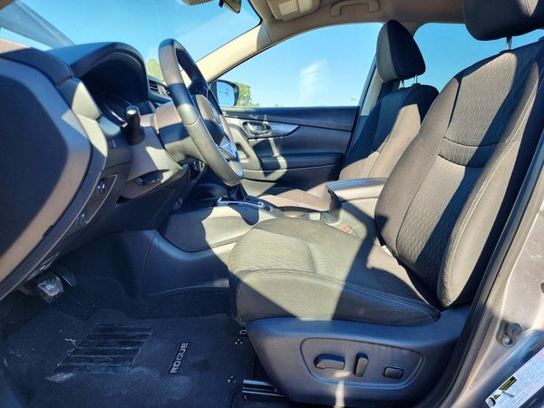 2020 NISSAN ROGUE — DENT